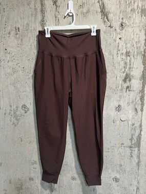 Old Navy Active High-Rise Joggers in Brown